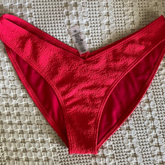 FULL TILT Classic V-Leg Crinkle Bikini Bottoms - Picture 4 of 4